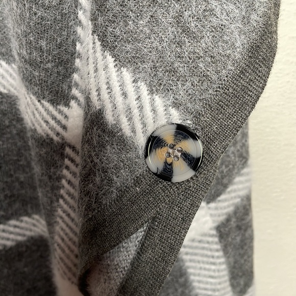 Lysse Tribeca Sweater Poncho wrap hoodie in Frost Plaid generous one size topper - Picture 5 of 8